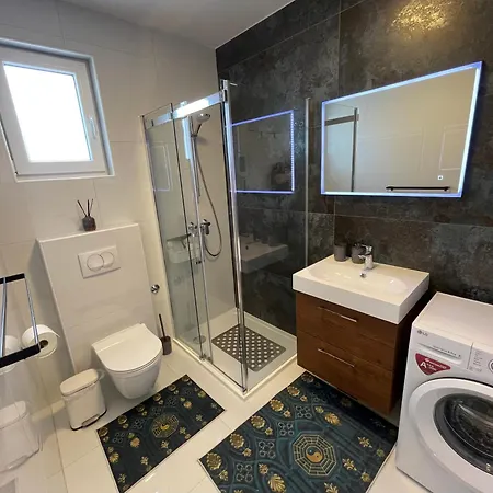 Schoenfeld Apartment *